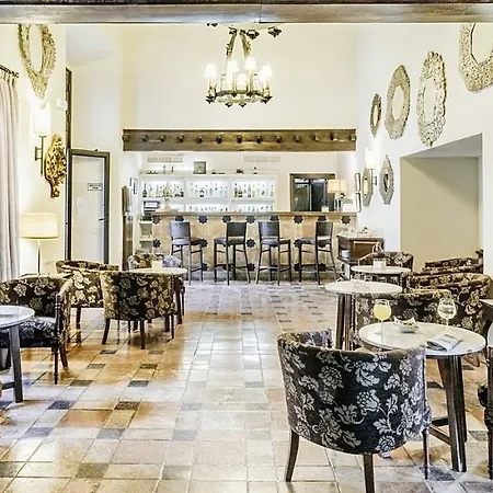 Hotel De 4*