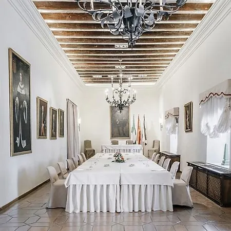 Hotel De 4*